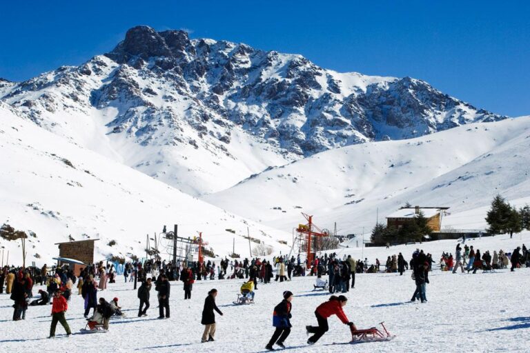 Use descriptive alt text such as “Oukaïmeden ski resort”, “Oukaïmeden Atlas Mountains view”, or “Oukaïmeden Berber village”